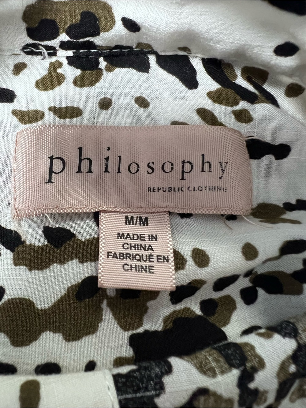 PHILOSOPHY REPUBLIC CLOTHING WOMEN’S SHIRT SHORT SLEEVE W/BOLD ABSTRACT PATTERN - Picture 10 of 10